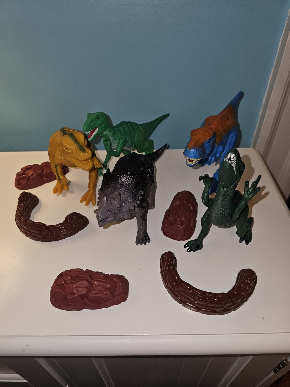 5 Assorted Colored Dinosaur Figures Playset - Dino - Interactive - T4